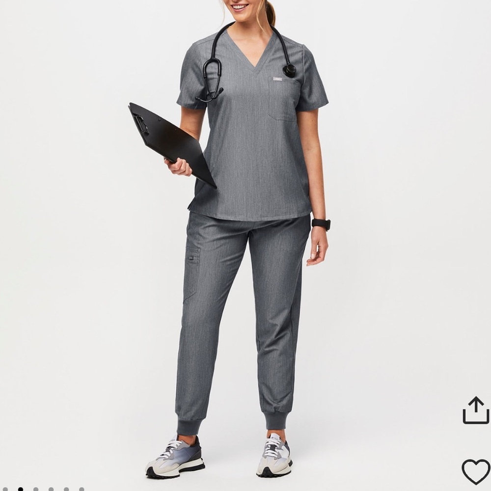 Figs Graphite Grey Scrub Set